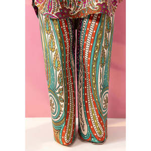 ชุดสูทผ้าลอนพิมพ์ลาย 2 ชิ้น รุ่น TL-62020 สำหรับงานทางการและลำลอง ตกแต่งด้วยกระดุม - Product Image 2