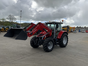 GOOD PRICE Massey Ferguson 5S.125 2WD/4WD Tractors for Sale / Fairly Used and New Mf Tractors Available in Bulk Ready To Ship - Product Image 2