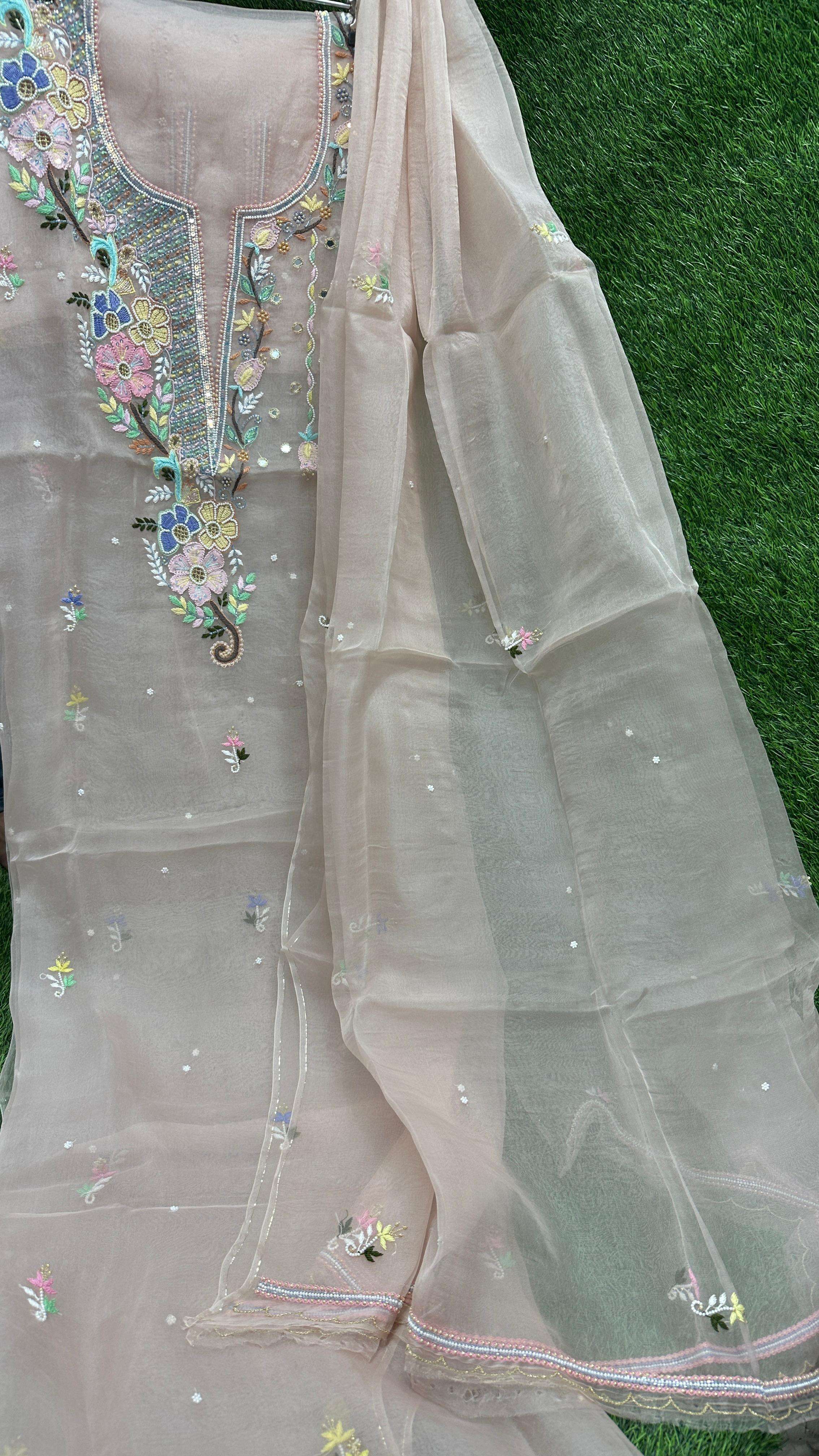 สีน้ำตาล