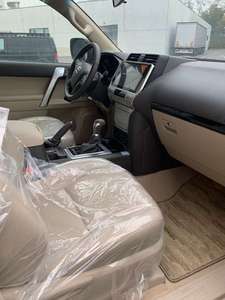 Usado 2021 para Prado V6 VXL AWD cuero oscuro SUV con techo panorámico - Product Image 5