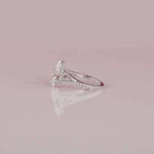 Anillo de compromiso de estilo clásico de oro macizo de 18K, anillos finos, ajuste de Halo oculto, corte ovalado acentuado, Diamante creado en laboratorio, certificado IGI - Product Image 3