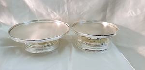 แท่นวางเค้กโลหะทรงกลมพร้อมสีเงินชั้นเดียวสำหรับตกแต่งงานวันเกิดและงานแต่งงานในราคาที่สมเหตุสมผล - Product Image 2