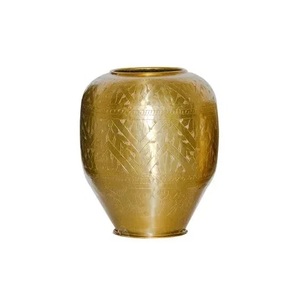 Jarrón de Flores de Aluminio Antiguo Hecho a Mano, Estilo Moderno, Decorativo para Bodas Indias, en Venta - Product Image 2