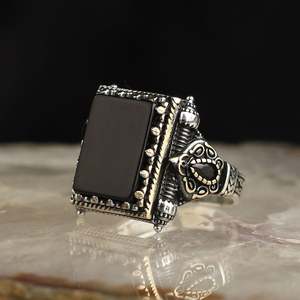 Anillo de Hombre Estilo Otomano de Plata de Ley 925 con Logotipo Personalizado Azuris, Piedra Negra Natural, Hecho a Mano en Turquía VALKH1493 - Product Image 2