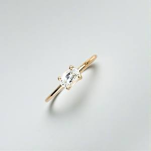 Bulk 925 Silver <b>Clear</b> Quartz Birthstone Rings for Women - Wholesale Gold Plated Oval Gemstone Rings - Product Image 1