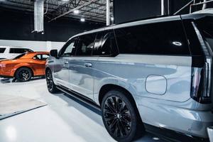 Cadillac Escalade-V ESV 2025 de Construcción Estándar - Product Image 2