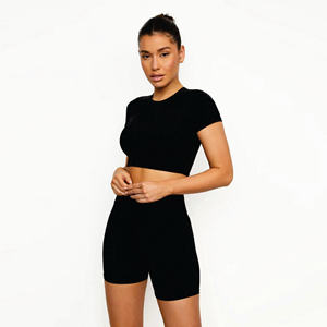 T-shirt court en coton confortable pour femmes à manches courtes haut décontracté léger pour les tenues d'été à la mode - Product Image 6