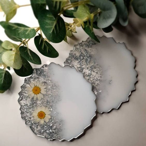 Sous-verres en résine écologiques classiques hautement décoratifs, dessous de verre en émail, meilleure qualité, faits à la main pour la présentation en restaurant, forme de croissant - Product Image 1