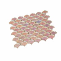 Mosaïque de verre à l'échelle de poisson irisée de haute qualité