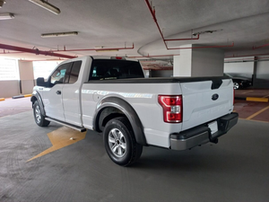 2018 F150 XLT 3.5L GCC Usado, Tracción en las Cuatro Ruedas, Interior Claro, Asientos de Cuero, Control de Crucero Adaptativo, Volante a la Izquierda, Neumáticos R16, Automático, Euro6 - Product Image 3