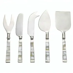 Ensemble de fromage à manche MOP en acier inoxydable avec design élégant, parfait pour les couverts de mariage et de table. - Product Image 1