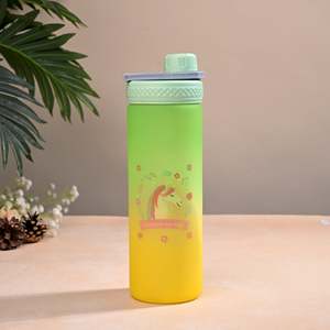 Botella de Agua Infantil de Plástico Verde con Recubrimiento Cítrico, Tapa con Bisagras, Cordón para Colgar, Ideal para Campamentos, Festivales y Regreso a Clases - Product Image 5