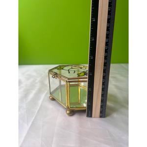 กล่องเครื่องประดับทำจากทองเหลืองและแก้วรูปทรงหกเหลี่ยมคุณภาพดีที่สุดสำหรับการจัดเก็บที่ทันสมัย - Product Image 2