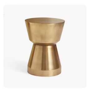 Tables d'appoint en métal élégantes avec dessus en marbre look luxe pour les salons et suites d'hôtel décor arts indiens meubles en métal - Product Image 2