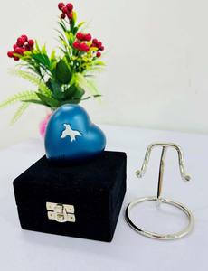 กล่องใส่ของรูปหัวใจสีฟ้าขนาดเล็กสำหรับเป็นของขวัญขี้เถ้าของมนุษย์พร้อมที่ตั้งโชว์และกล่องปิดกล่องกำมะหยี่กล่องใส่ของหรูหราและโกศสำหรับสัตว์เลี้ยง - Product Image 2