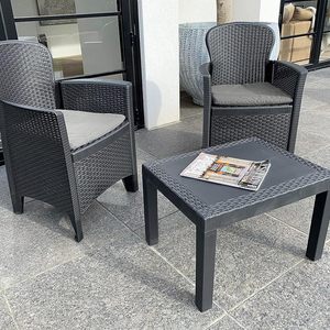 Akita ชุดรับแขกในสวน2-Seater แอนทราไซต์โต๊ะกาแฟและเก้าอี้เท้าแขน2ตัวพร้อมหมอนอิงเฟอร์นิเจอร์กลางแจ้งหวายโพรพิลีน - Product Image 2