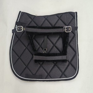 Manta de Silla de Montar Ecuestre Acolchada Cuadrada Negra de Lujo, Premium, Transpirable, Absorbente de Impactos, Personalizable, para Exportación - Product Image 3