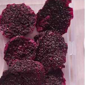 Rebanadas de fruta de dragón rojo seco mezclado orgánico sabroso dulce sin azúcar añadido frutas secas suaves Vietnam tarros de albañil a granel embalaje - Product Image 1