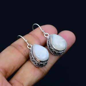 Boucles d'oreilles en pierre de lune arc-en-ciel faites à la main en argent Sterling 925 en forme de poire en argent fin - Product Image 2