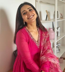 Ropa de diseñador de estilo de moda de verano Hermosa parte superior y pantalón bordados y conjunto Dupatta estampado Totalmente Stitch Listo para usar - Product Image 3