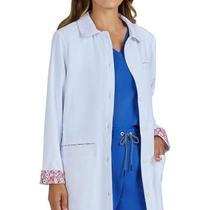 Top venta último diseño de enfermería mujeres Scrub Bata de laboratorio al por mayor de calidad superior Scrub Bata de laboratorio hecho en Pakistán - Product Image 3