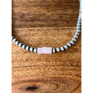 Collier de perles de 22 pouces, fabrication Navajo, corail rose et argent sterling, 4 mm, bijoux culturels de collection - Product Image 4
