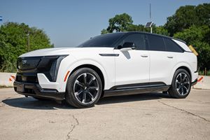 2025 Cadillac Escalade IQ Sport 2 Gasolina, Bajo Kilometraje - Product Image 4