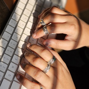 Bague en argent léger avec pierre précieuse abeille pierre d'abeille turquoise pour les mariages et les fêtes - Product Image 3