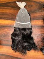 Prix les Plus Bas Cheveux Humains Bouclés Volumineux à Texture Douce, Extensions de Cheveux Humains en Vente par des Exportateurs Indiens : Modèle non permanent