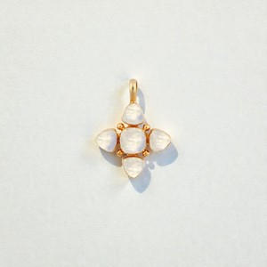 Colgante de diseñador de plata de ley 925 con cruz y piedra lunar arcoíris - Amuleto de fe con piedra natural - Tamaño de la piedra 8 MM y 10 MM - Product Image 1