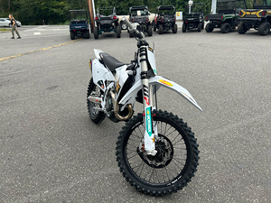 Oferta de Subasta: Motocicletas Nuevas FC 450 Rockstar Edition 2024 de Origen Estadounidense, Potencia de 1001-2000W, en Venta con Depósito - Product Image 4