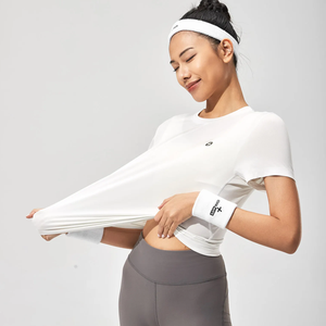 Camiseta cómoda para correr de mujer OEM con estampado de logotipo personalizado para el verano - Product Image 4