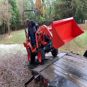 Pour la série de mini-tracteurs Kubota BX23S pour l'agriculture, les composants principaux incluent la pompe et la boîte de vitesses pour une production agricole optimale. - Product Image 1