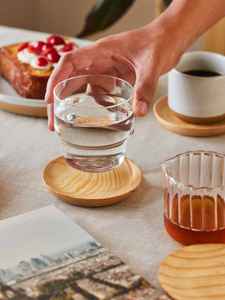 ที่รองแก้วกาแฟทรงกลมทำจากไม้วอลนัทเป็นมิตรกับสิ่งแวดล้อมเสื่อและแผ่นรองทำจากไม้ร่วมสมัยที่สง่างาม - Product Image 4