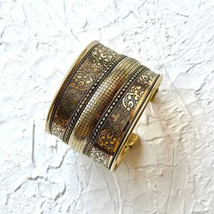 Direct Factory Sale-Fashionable Handmade Diamond-Embellished Resin & Brass <b>Bangle</b> <b>Set</b> Stylish Metal <b>Bangles</b> for Women for Gift - Product Image 4