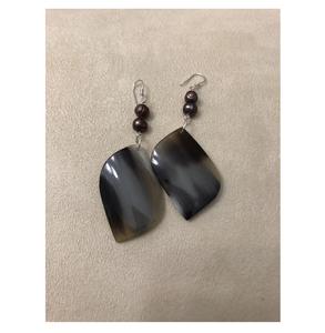 Boucles d'oreilles artisanales antiques en corne de buffle de haute qualité pour femmes bijoux de mode écologiques de l'Inde par Almost Craft - Product Image 6