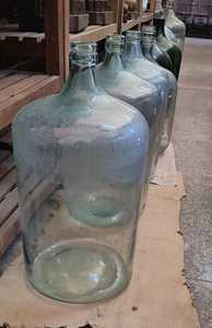 Botellas de Vidrio Antiguas Usadas, Ideales para Decoración del Hogar, para Reventa, Disponibles en una Variedad de Tamaños - Product Image 4