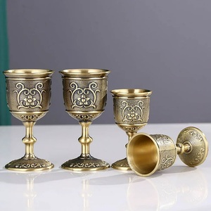 TQC Verre à vin en cuivre de luxe fait main de haute qualité au design élégant 300 ml pour restaurant, bar, hôtel - Product Image 6