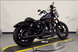 พร้อมขับขี่ปี 2026 ฮาร์เลย์-เดวิดสัน ครุยเซอร์ มอเตอร์ไซค์ XL1200NS - Iron 1200 สำหรับขาย - Product Image 2