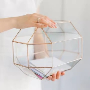 Boîte à bijoux carrée en verre et laiton de style vintage, qualité supérieure, gravure personnalisée, idéale pour le rangement à la maison ou au bureau – Meilleure vente - Product Image 2