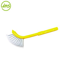 Brosse de nettoyage domestique à tête courbée en PP gris/jaune, fabriquée en Malaisie, avec logo personnalisé, pour les coins et les surfaces difficiles d'accès
