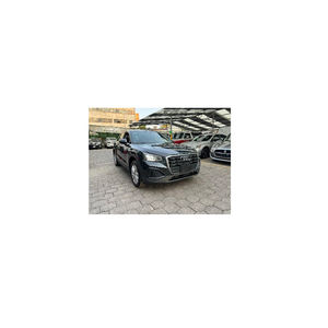 L'Audi Q4 e-tron avec un SUV électrique compact et des fonctionnalités technologiques avancées - Product Image 4