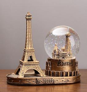 Articles de décoration de bureau, cadeaux de festival de remise des diplômes, globe à neige en résine - Product Image 4