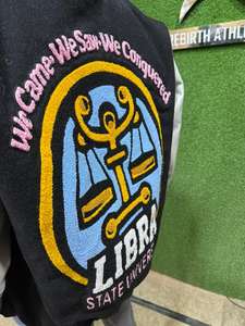 Chaqueta Universitaria de Béisbol de Alta Calidad Hecha a Medida por Rebirth Athletics, Chaqueta 100% Lana con Cuero Vacuno Genuino para Hombre - Product Image 5