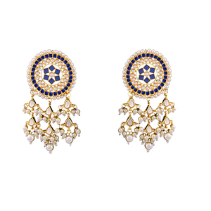 Boucles d'oreilles pendantes ethniques en alliage, plaquées or, ornées de cristaux et de perles en strass, design géométrique, base métallique durable - Product Image 1