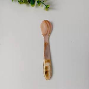 Cuillère à caviar en nacre blanche conçue au Vietnam 8cm nouveau style pour un goût coûteux pour les fêtes - Product Image 2