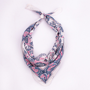 Foulard carré unisexe en coton imprimé floral, léger, respirant et écologique, idéal pour l'été, comme foulard de tête, accessoire pour cheveux ou tour de cou - Product Image 1