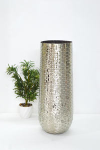 Vase décoratif en aluminium tendance, nickelé, vase décoratif de sol, surface brute en métal, vase martelé pour la décoration de la maison/du mariage - Product Image 6