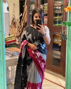 Magnifique sari en lin avec impression numérique, fabricant et fournisseur de mode féminine en Inde au prix le plus bas - Product Image 2