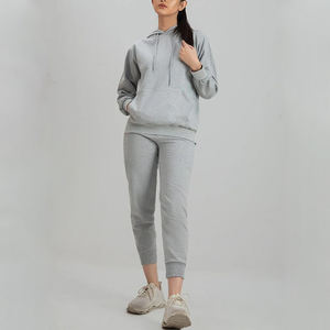 Ensemble de survêtement d'hiver pour femmes en gros, coupe régulière, avec logo personnalisé, 100% coton, vêtements de jogging pour femmes - Product Image 1